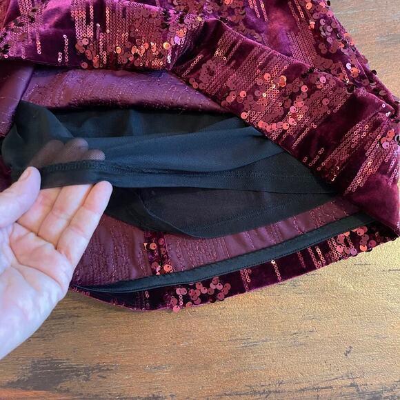 NWT Alexia Admor Women's Sequins Velvet Cold Shoulder Blouse Size M - Picture 6 of 9